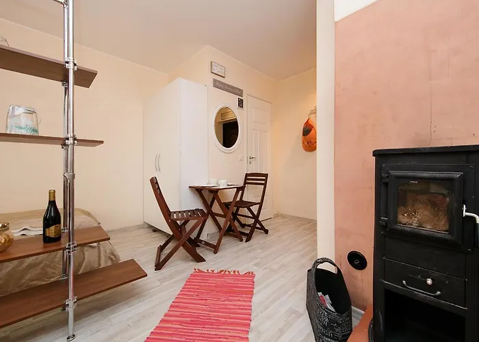 Small In Sikupilli *