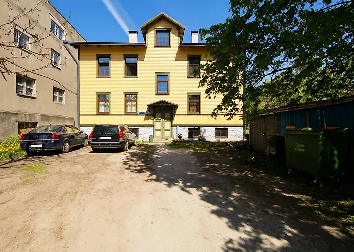 Small In Sikupilli 塔林